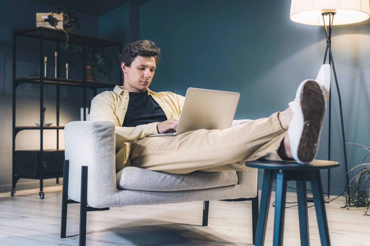 Travailler de chez soi en 2026 : les métiers accessibles et comment se former
